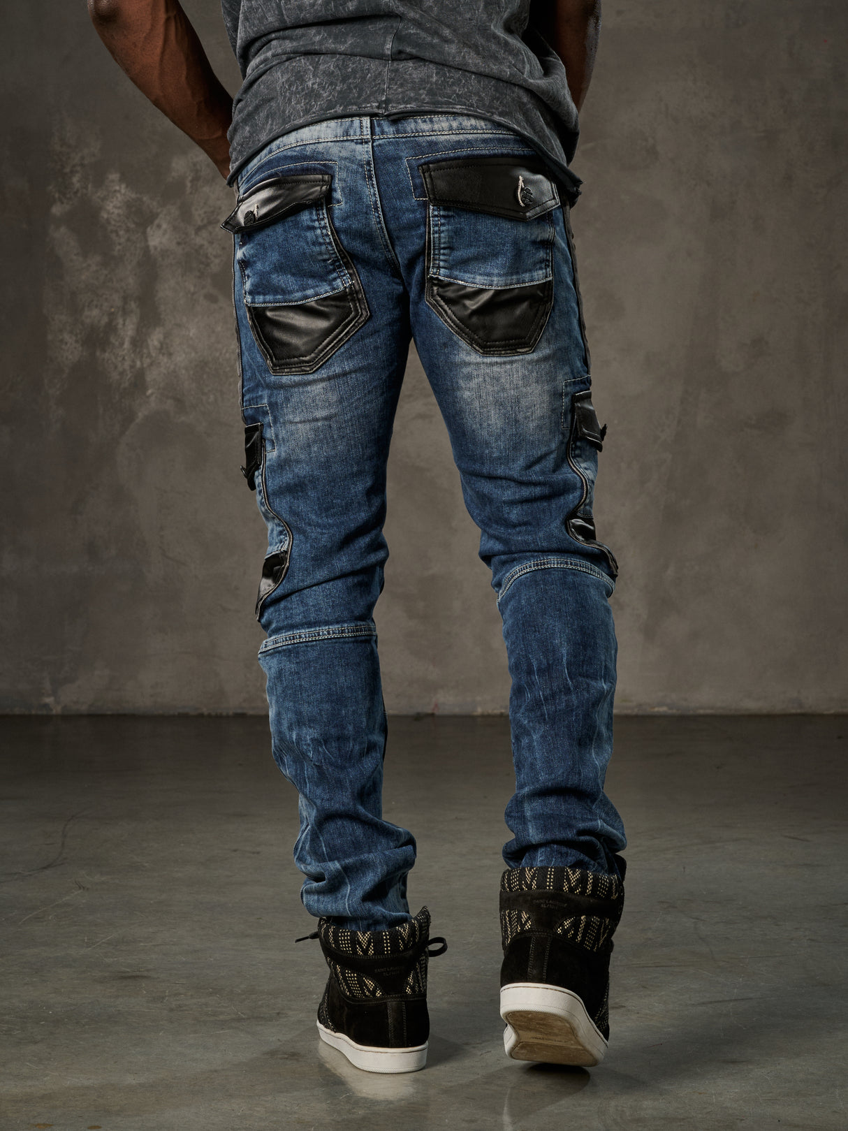 CD586 Herren bequeme Jeans mit auffälligen Applikationen