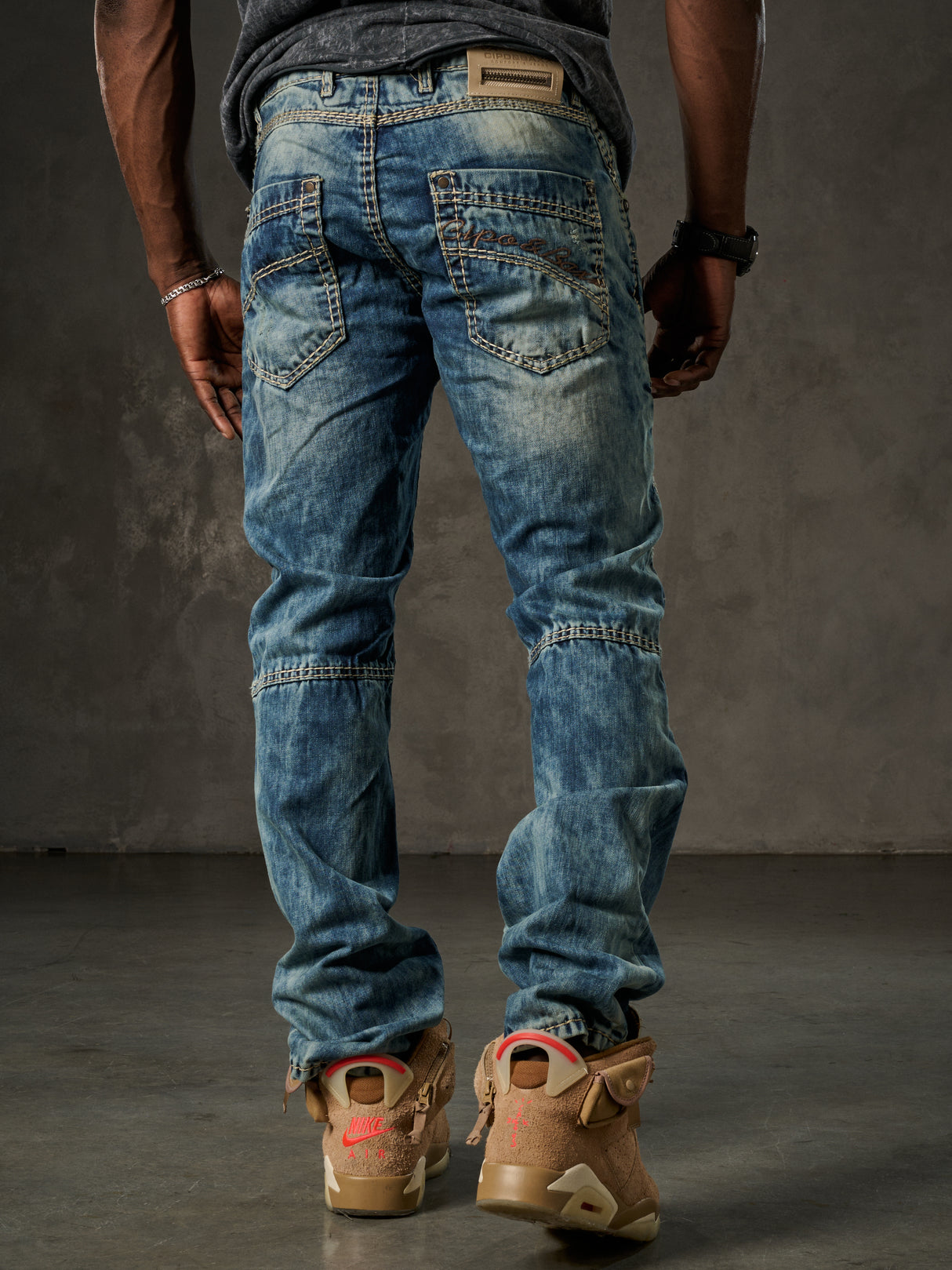 CD535 Herren bequeme Jeans mit modernen Ziernähten