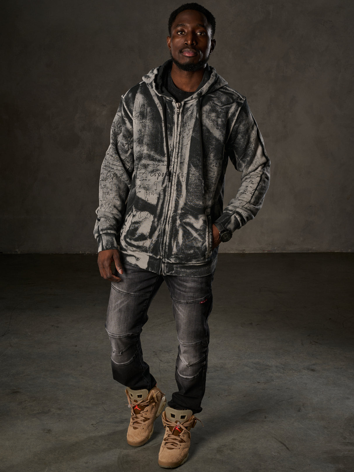 CL594 Herren Hoodie Sweatshirt – Schwarz-Blauer Kapuzenpullover mit Tie-Dye & „96“ Print | Streetwear mit Retro-Flair & Markenstatement