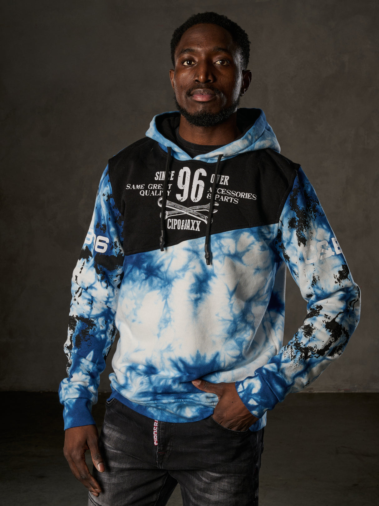 CL593 Herren Hoodie Sweatshirt – Schwarz-Blauer Kapuzenpullover mit Kontraststreifen & Fronttasche | Sportlicher Streetwear-Look für Alltag & Freizeit