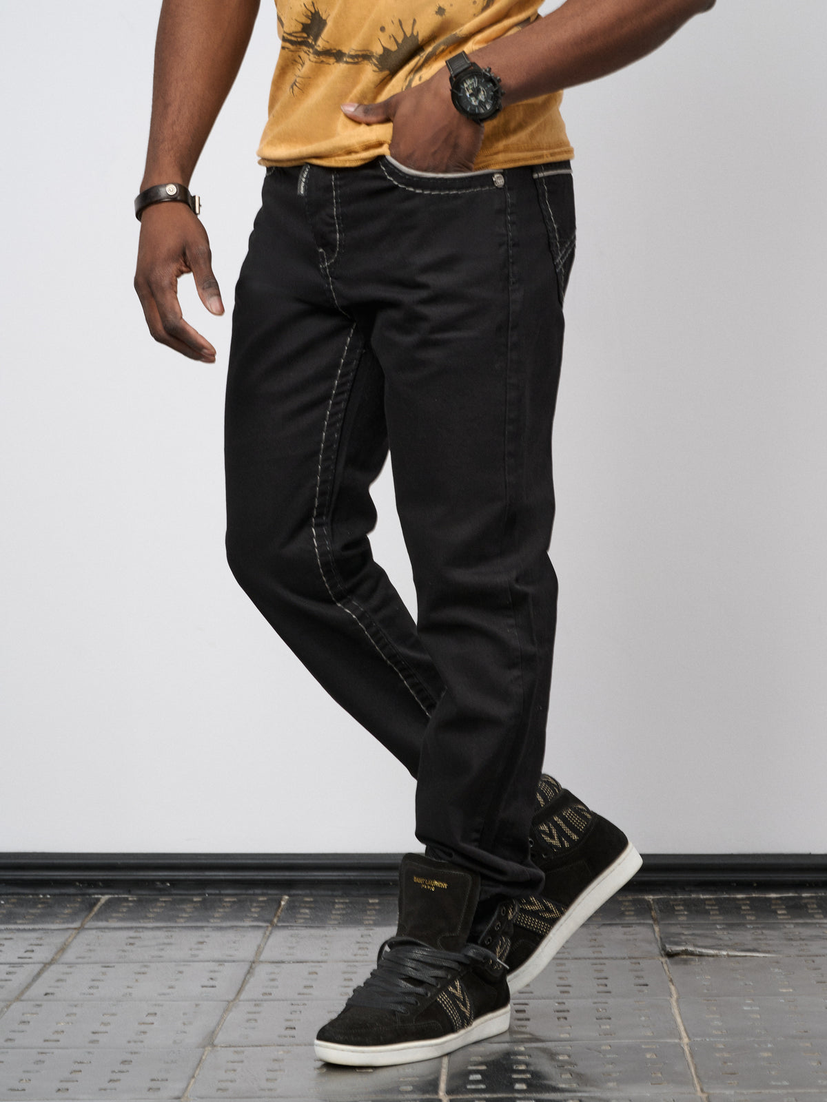 CD148 Comfortabele Heren Jeans met Contraststiksels in Straight-Fit