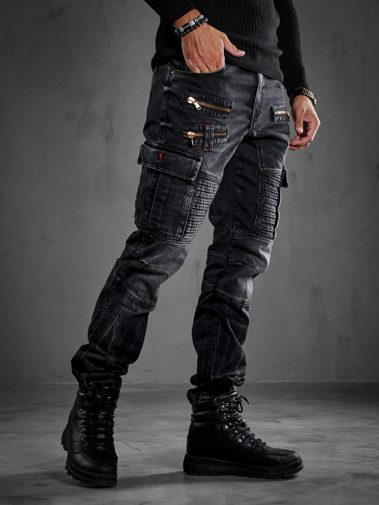CD798 Jeans de hombre con detalles de cuero
