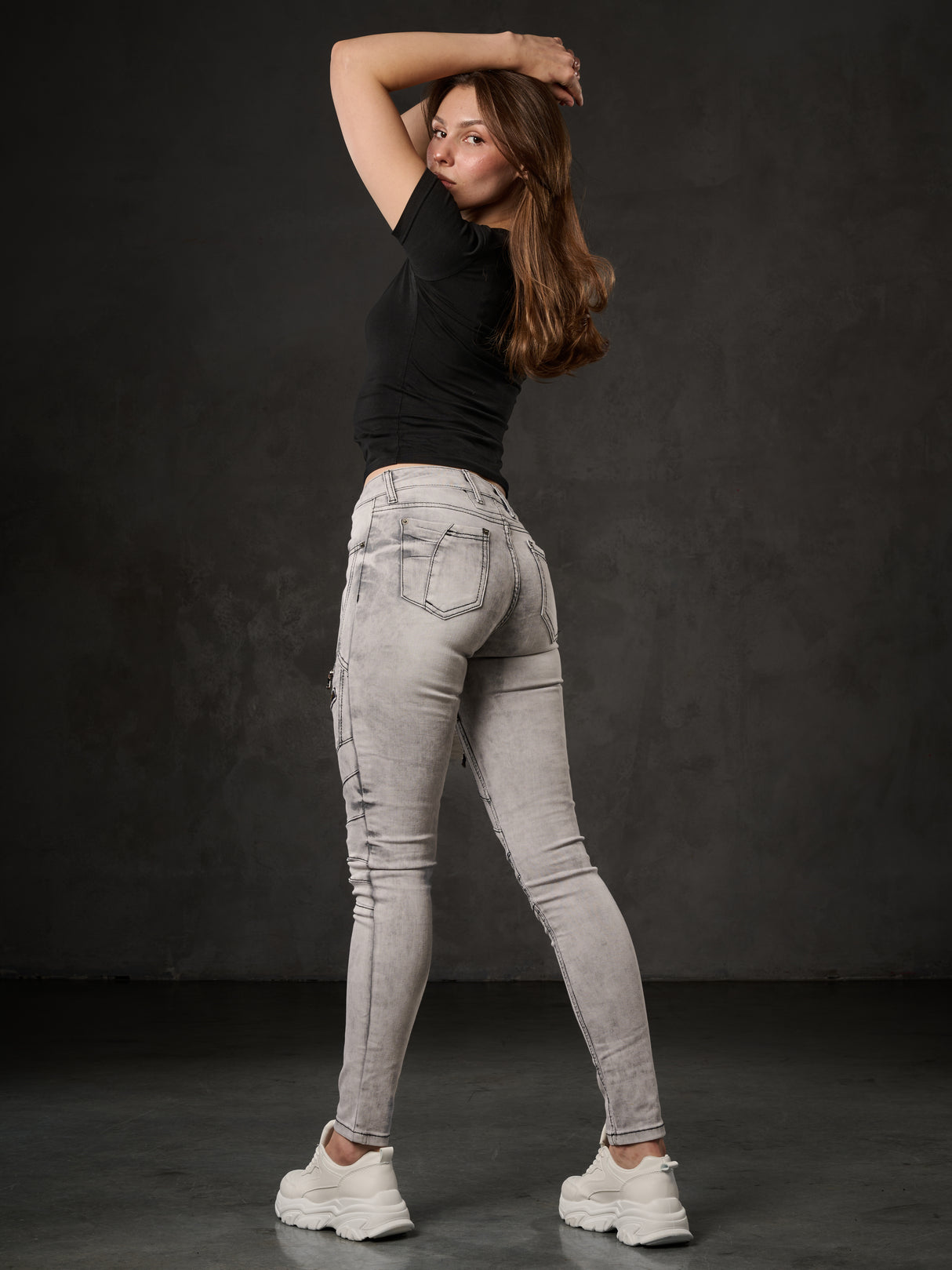 WD501 Damen Jeans Slim-fit mit Ziernähten Zippern und Markenlogo