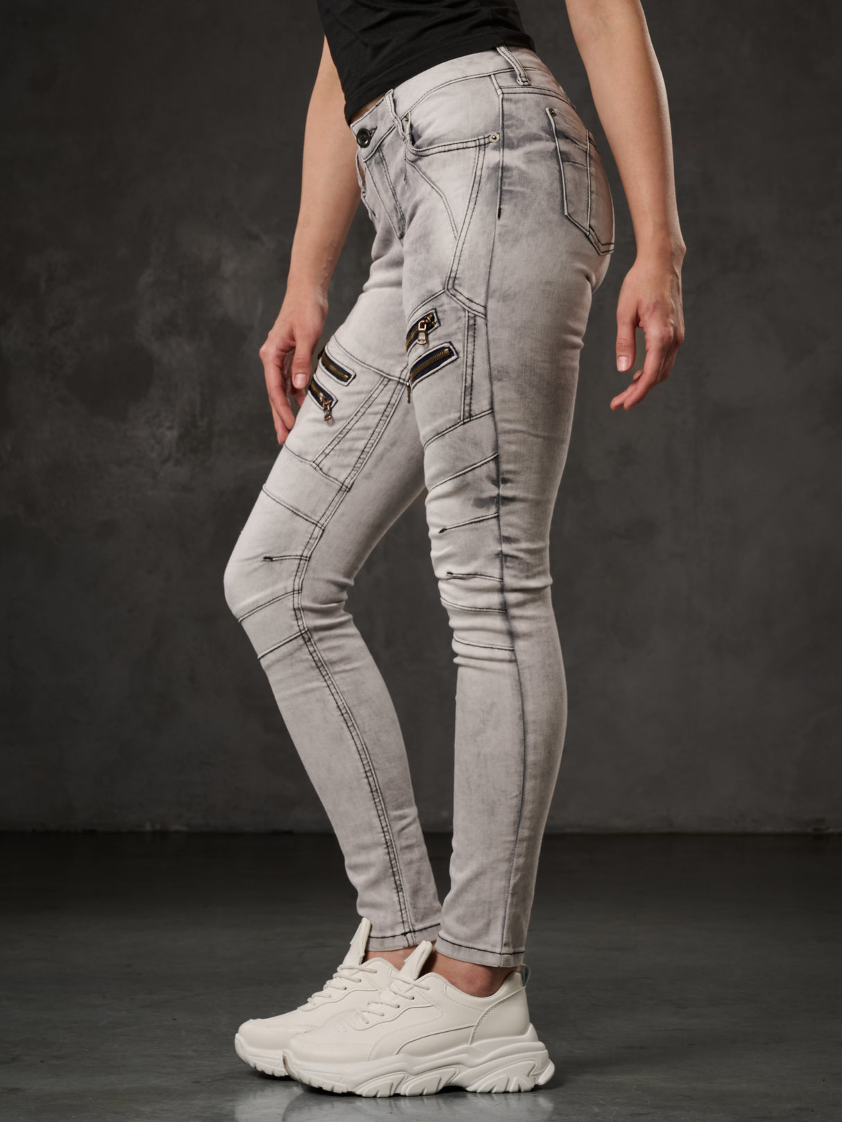 WD501 Damen Jeans Slim-fit mit Ziernähten Zippern und Markenlogo