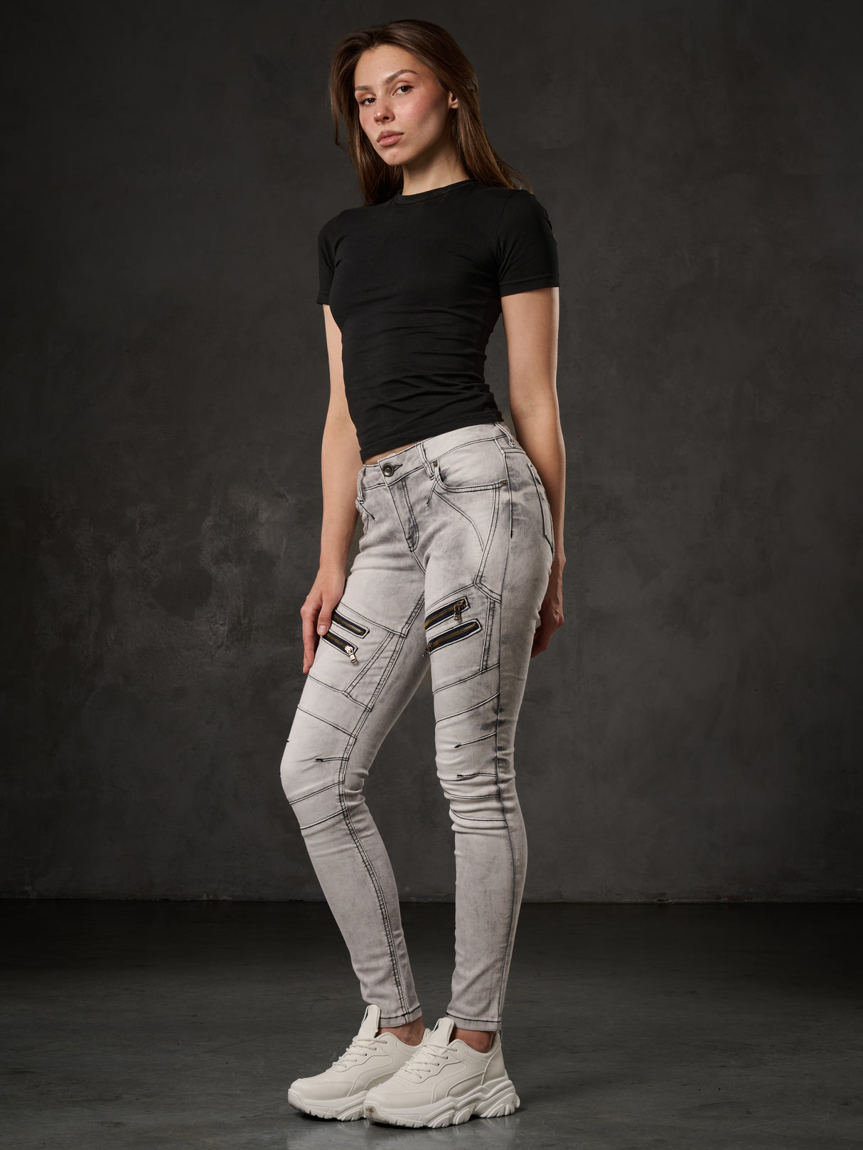 WD501 Damen Jeans Slim-fit mit Ziernähten Zippern und Markenlogo