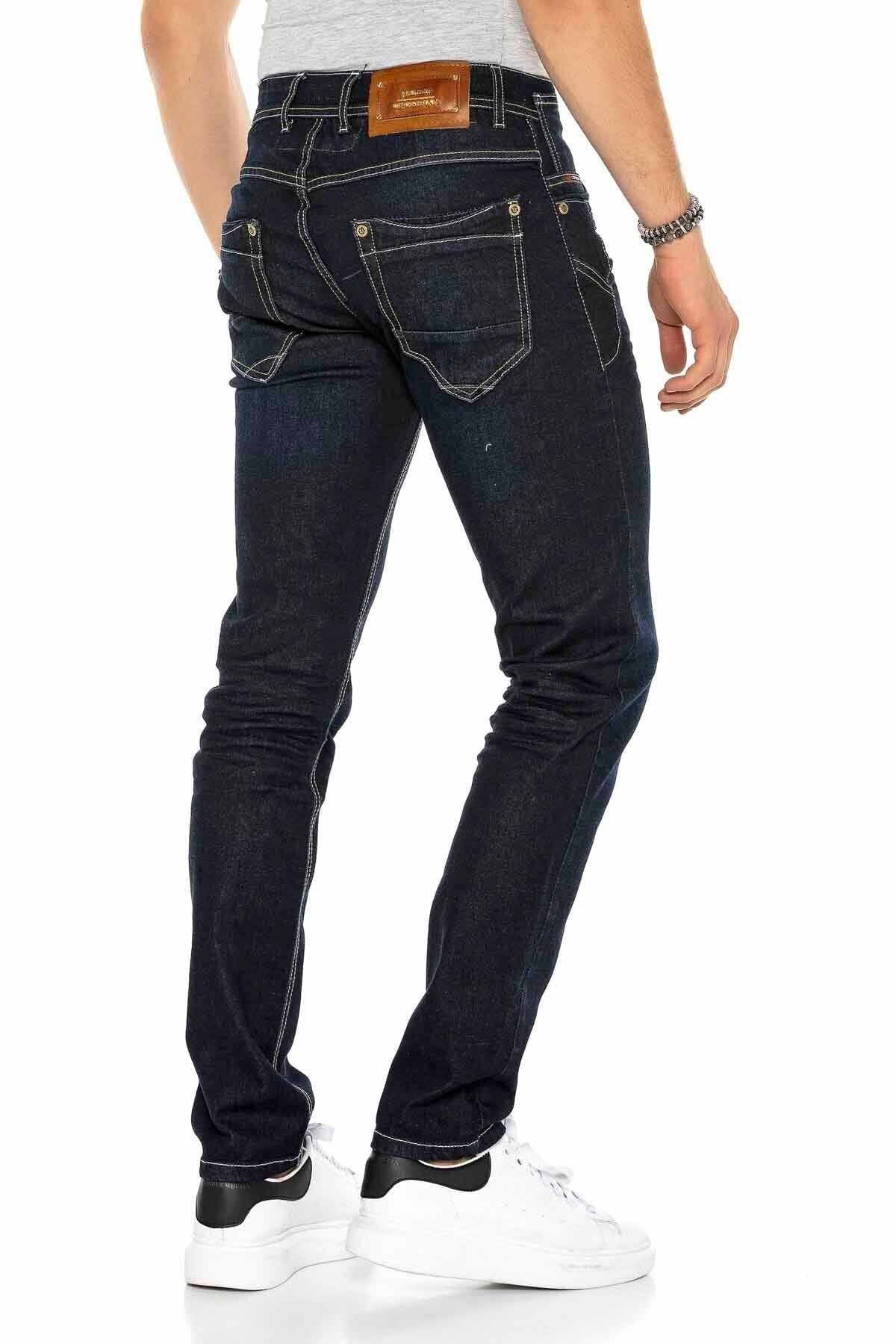 CD395 men's comfortable jeans with stylish contrast stitching in Straight Fit