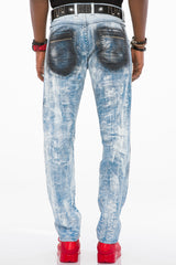 CD526 Men's Slim-Fit jeans in a casual use look