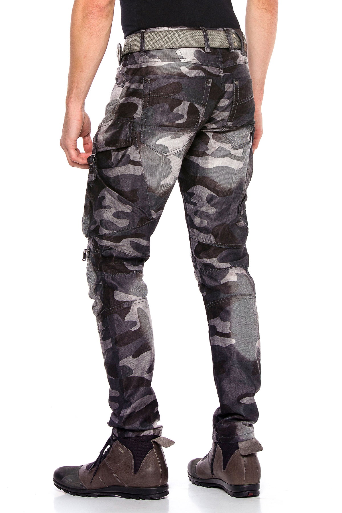 CD560 men cargo pants with side pockets in regular fit