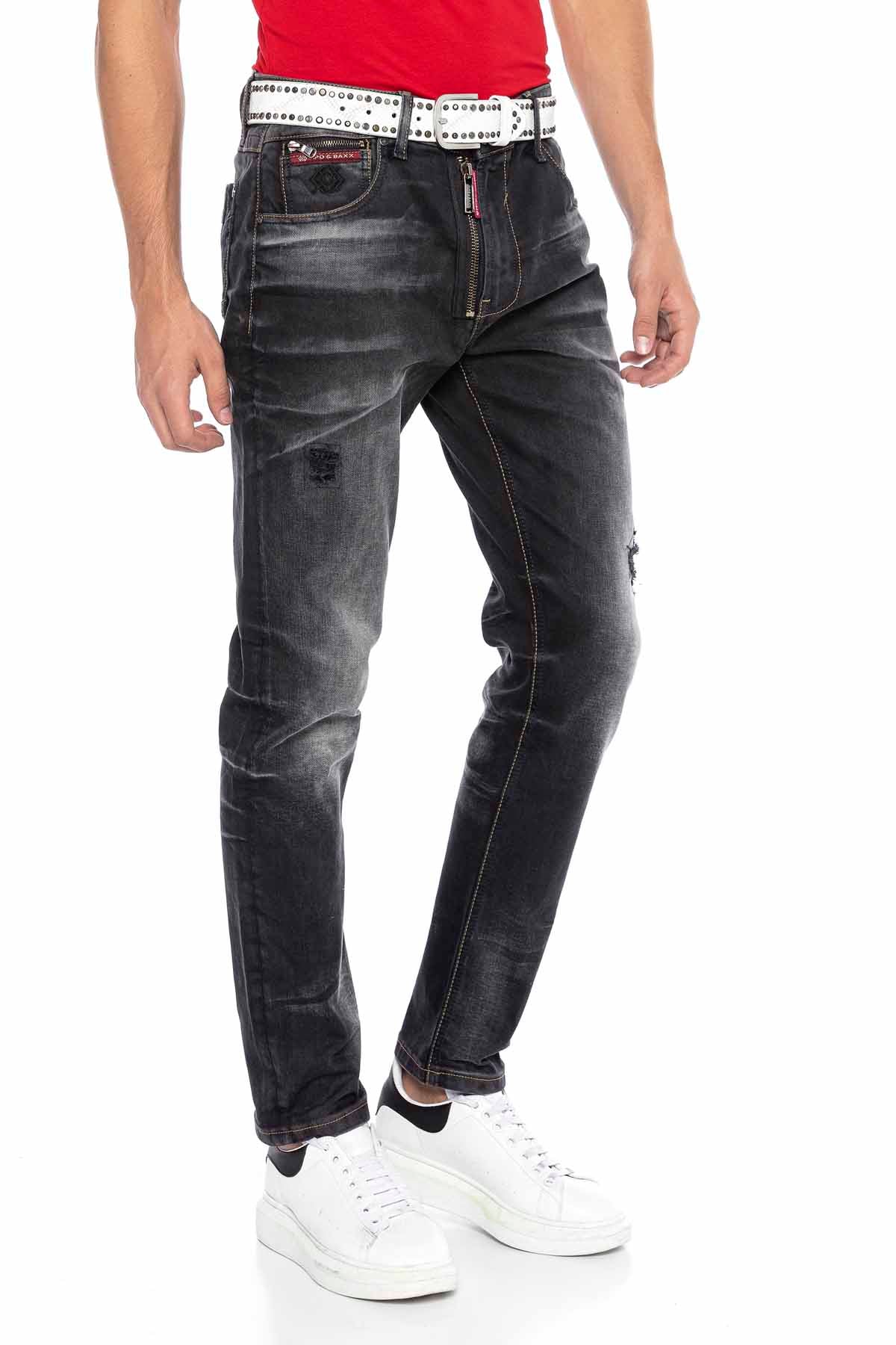 CD666 Men's Straight Fit Jeans in a fashionable look