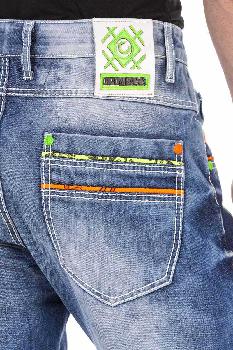 CD720 Hombres directos jeans con detalles destruidos de colores