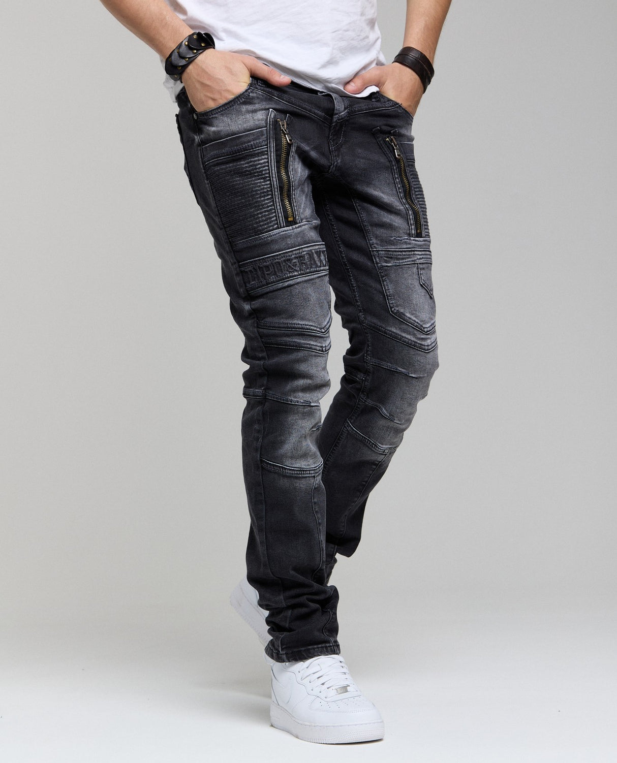 CD844 Men's Jeans in an extravagant Look