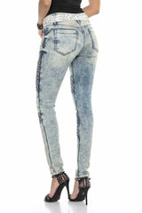 WD410 Women Slim-Fit Jeans en un aspecto moderno con ajuste flaco