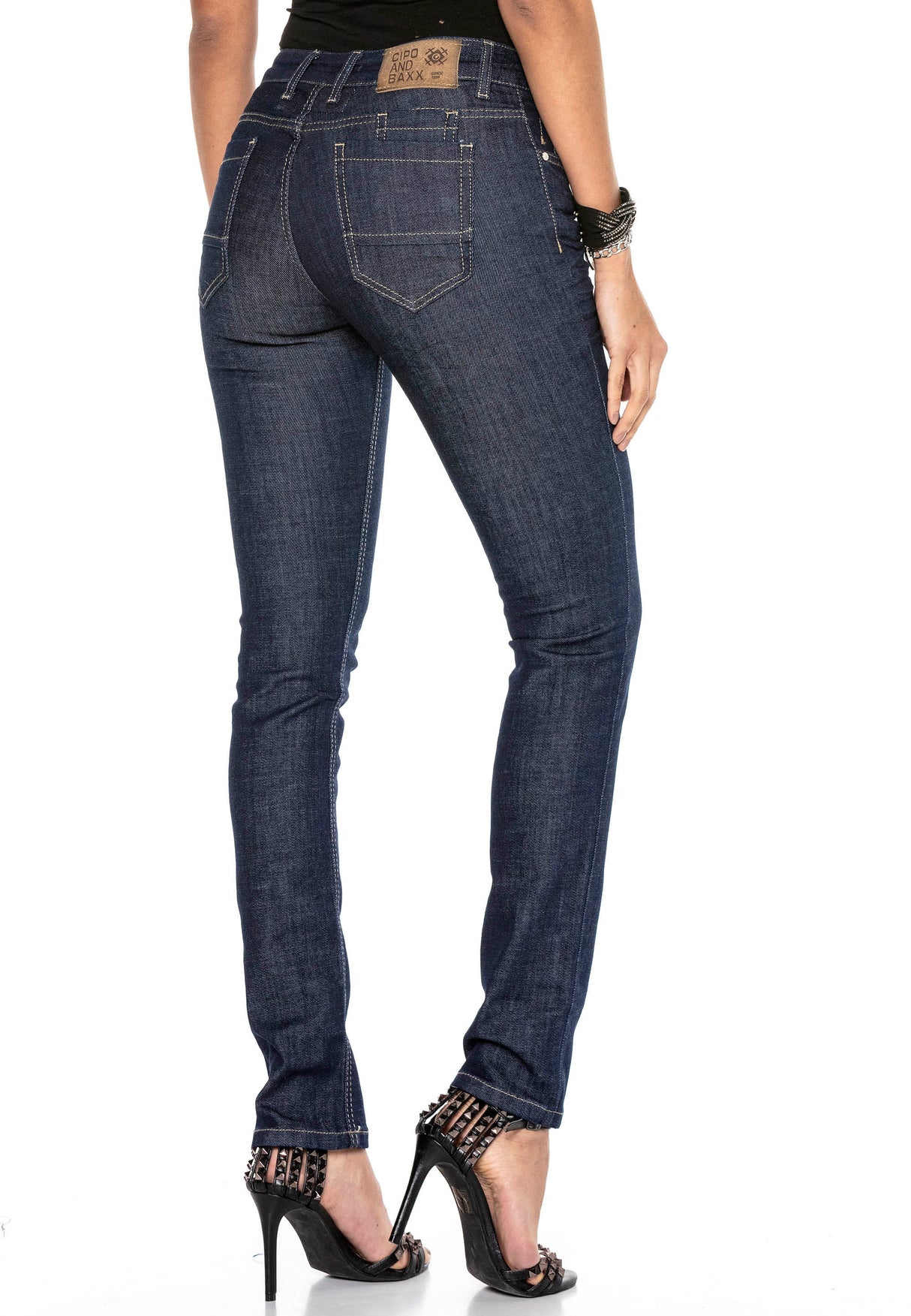 WD404 Women Straight jeans in a fashionable straight-fit cut