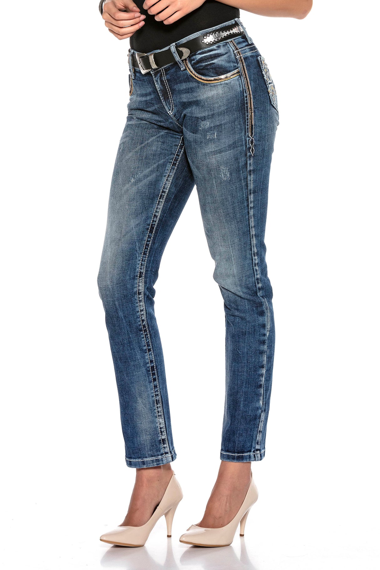 WD402 Jeans confortables pour femmes avec broderie sur les fesses en ajustement droit