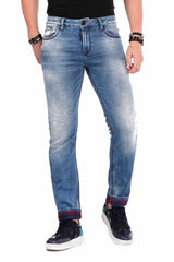 CD469 Men's Slim-Fit Jeans with a distinctive washing