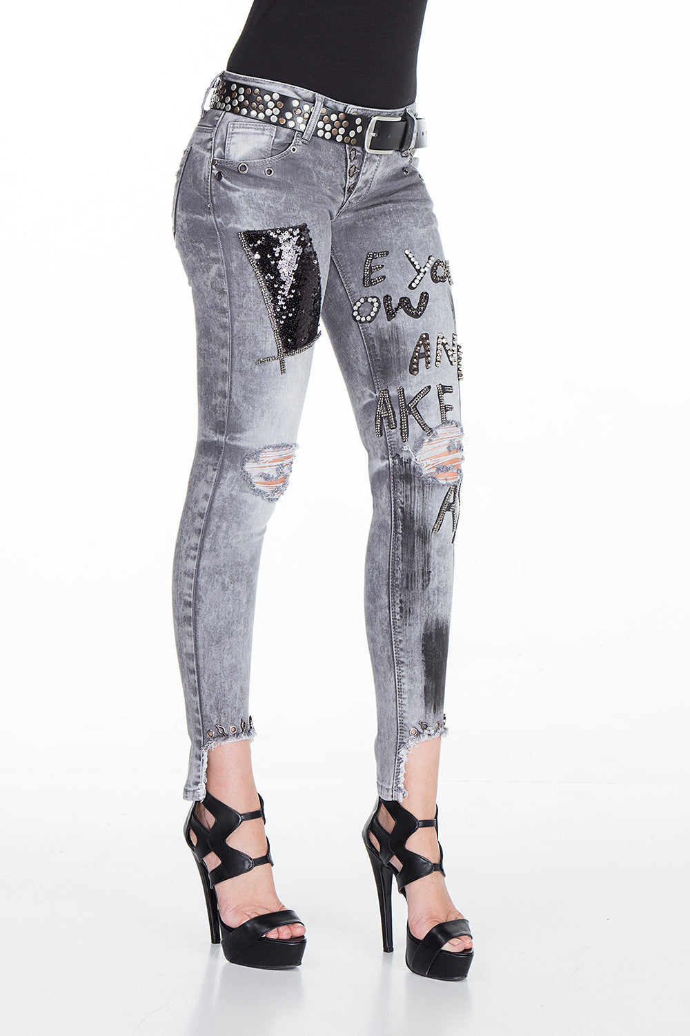 WD317 Jeans confortables femmes avec des patchs et des paillettes