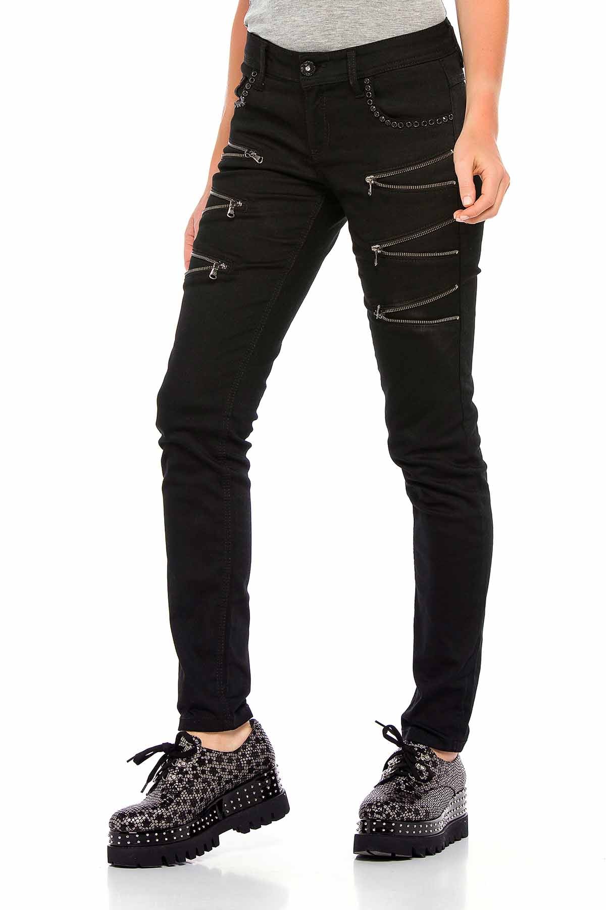 WD373 Femmes Slim-Fit Jeans avec des détails frappants en ajustement maigre