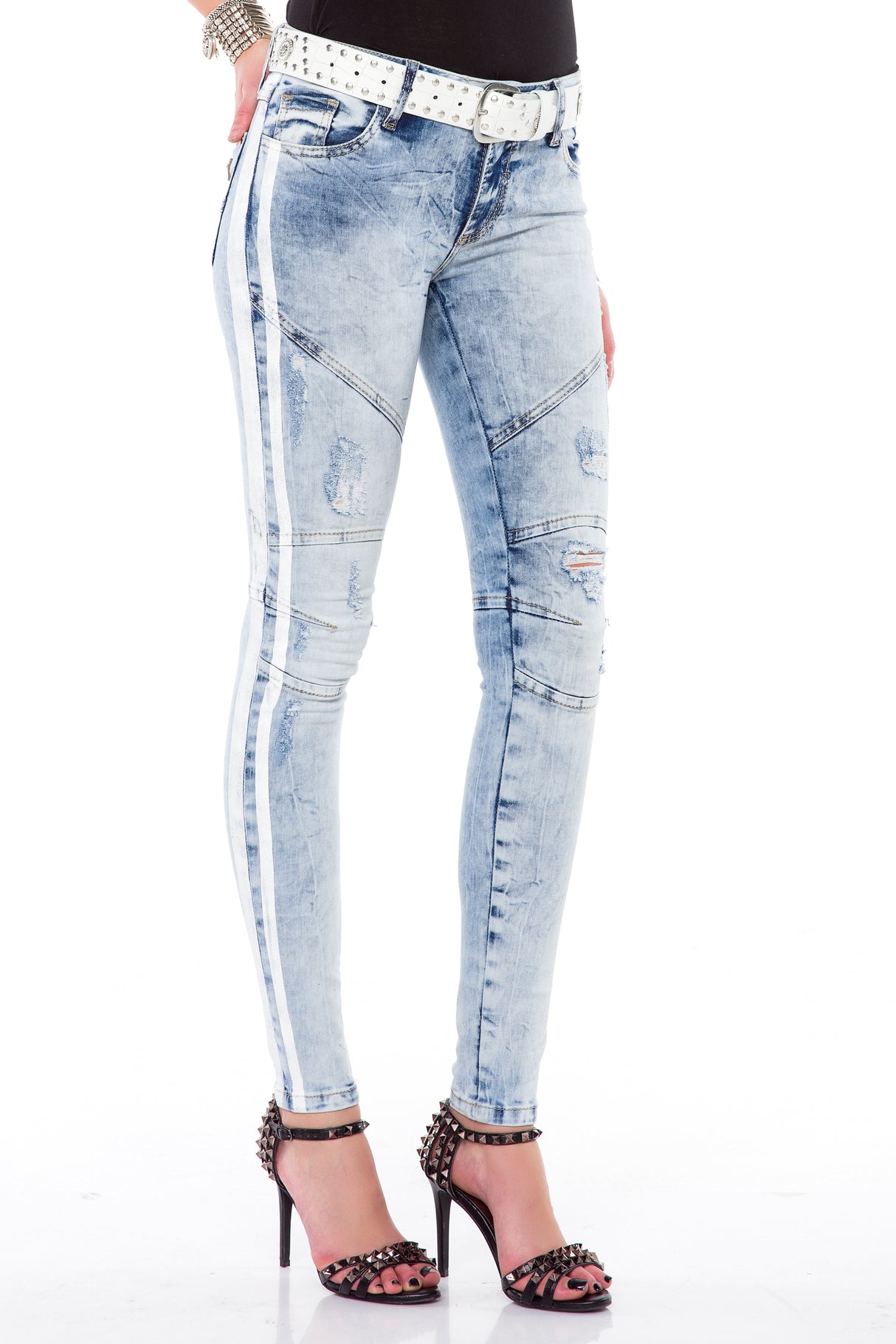 WD367 women Slim-Fit jeans in a fashionable slim-fit cut