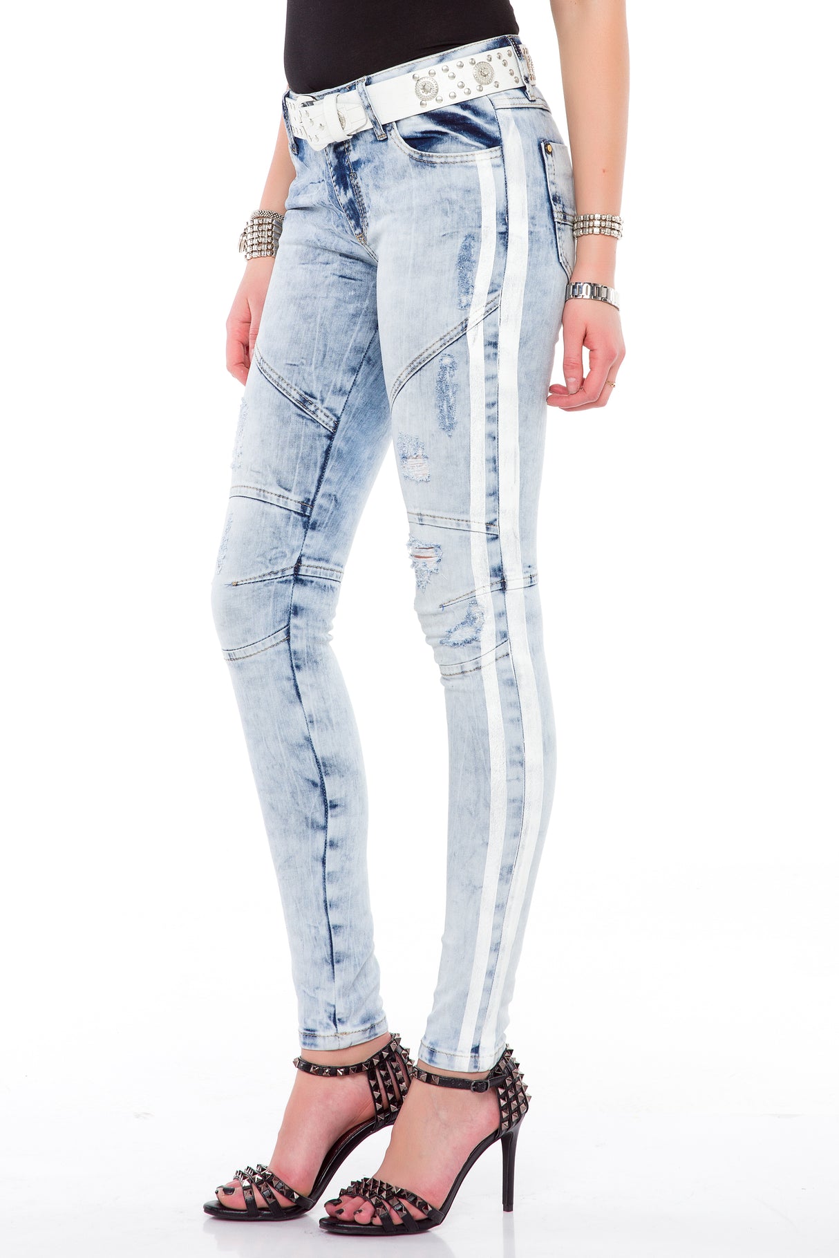 WD367 women Slim-Fit jeans in a fashionable slim-fit cut