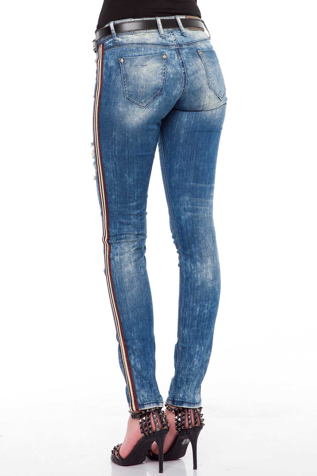 WD369 women Slim-Fit jeans in a fashionable slim-fit cut