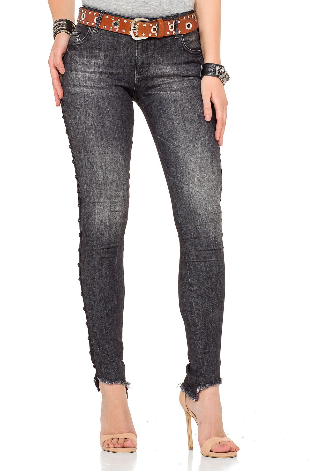 WD341 Jeans confortables pour femmes avec une coupe et des rivets maigres