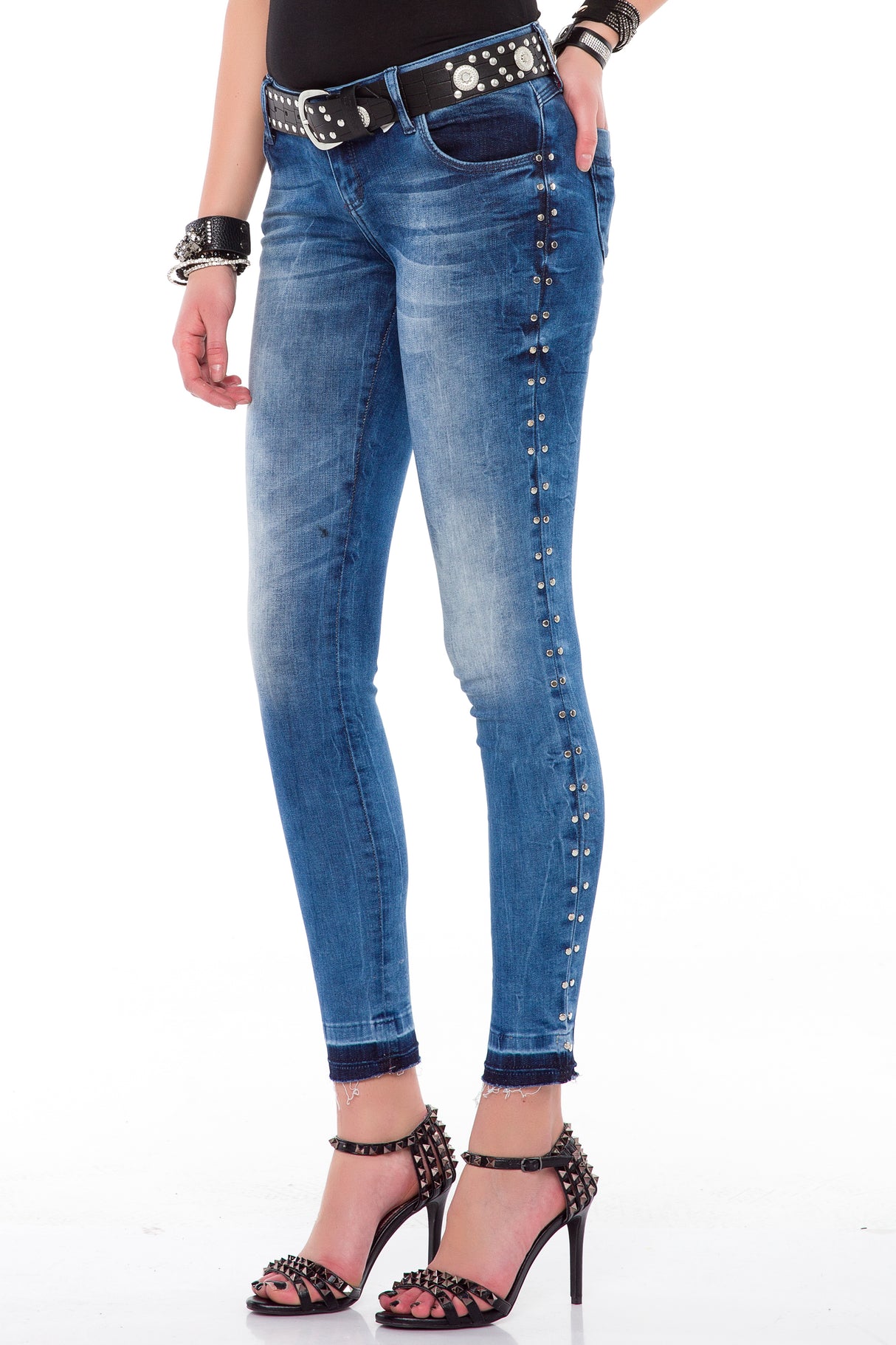 WD310 Jeans de tubo para mujeres con remaches rotativos en ajuste delgado