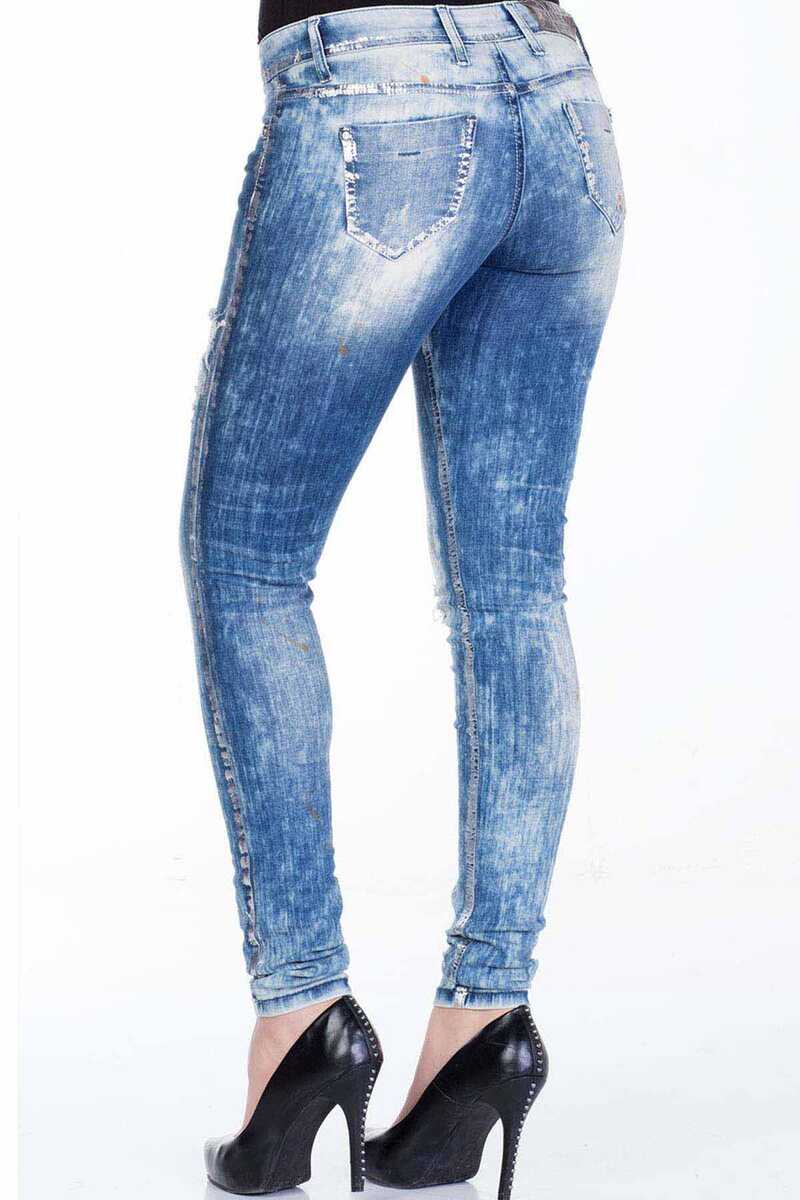 Jeans Slim-Fit WD211A avec une coupe slim en ajustement