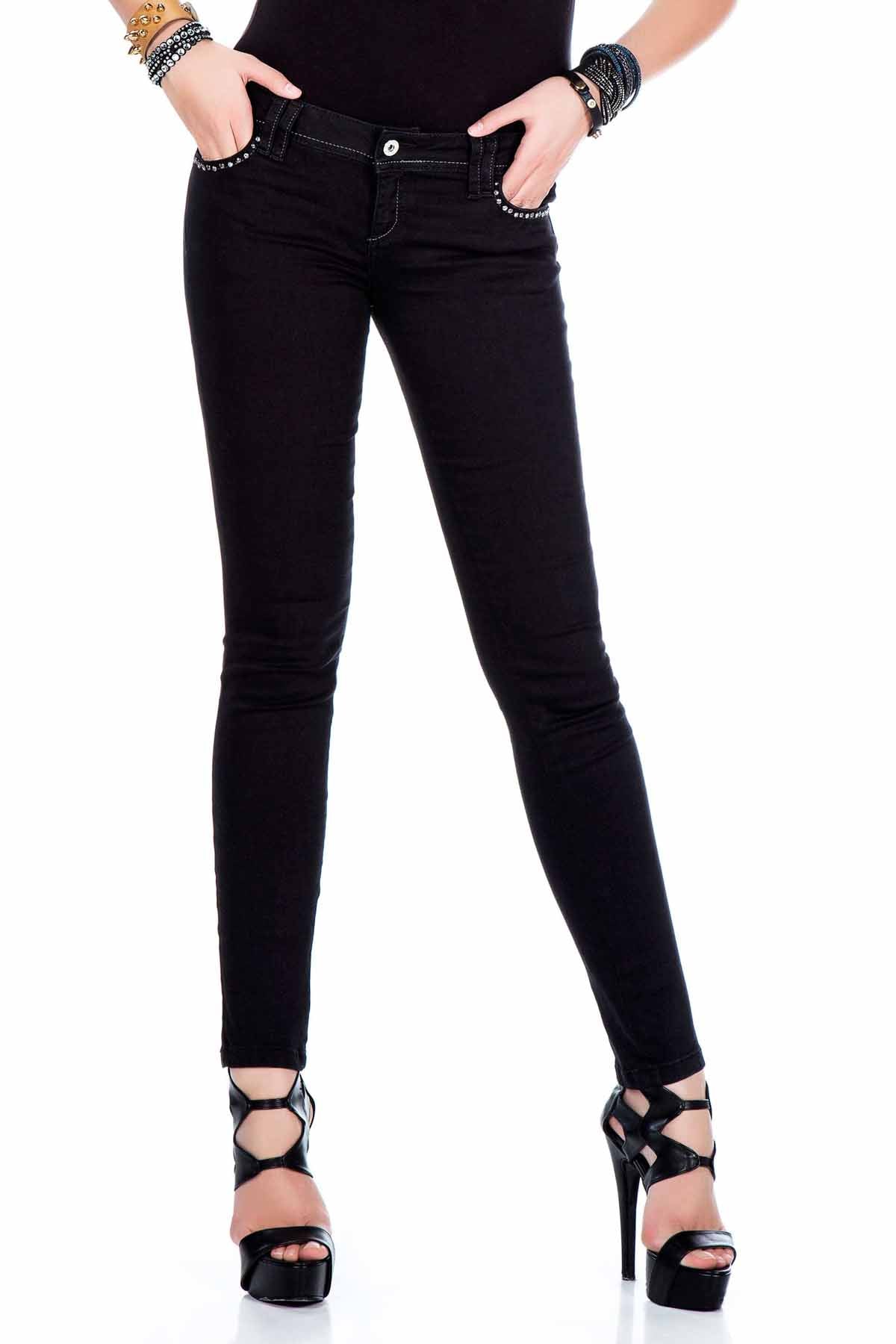 WD325 women jeans with elegant stone embroidery