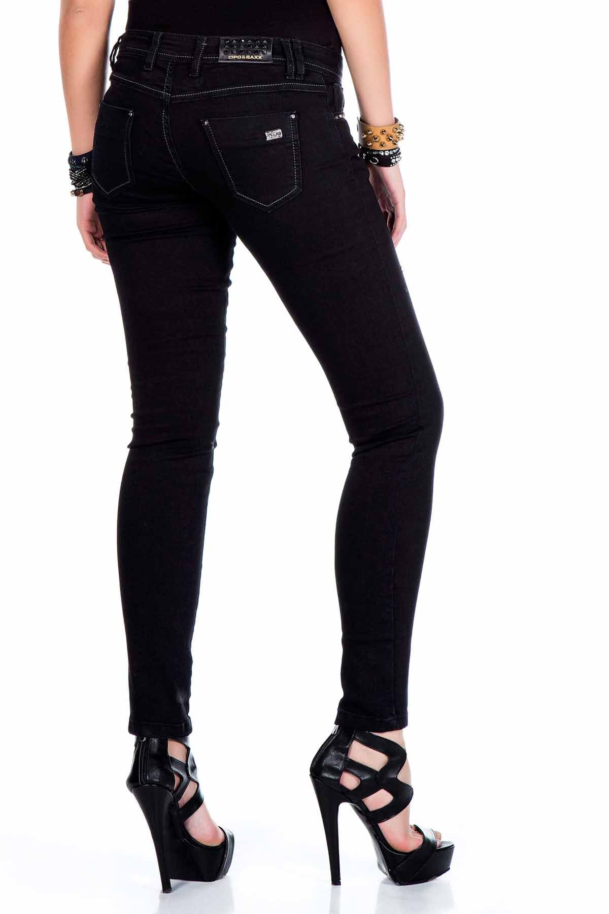 WD325 women jeans with elegant stone embroidery