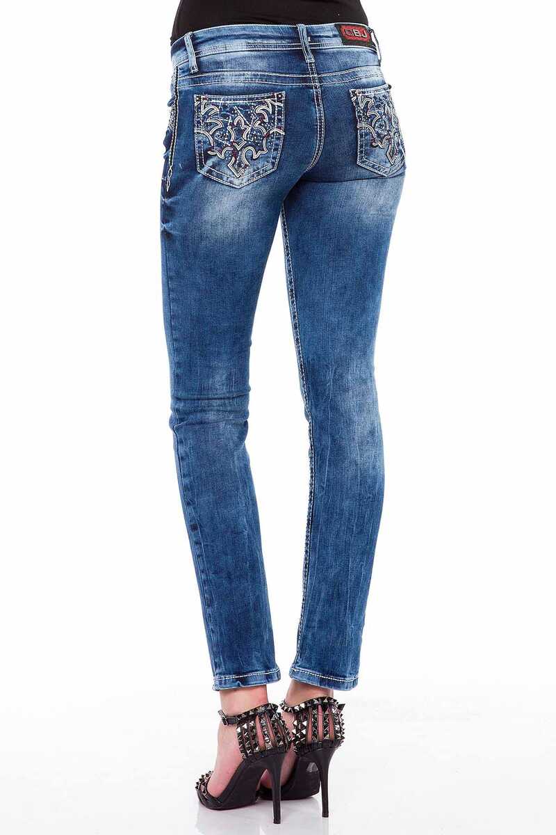 WD352 Women Slim-Fit Jeans with cool seam designs in Straight Fit