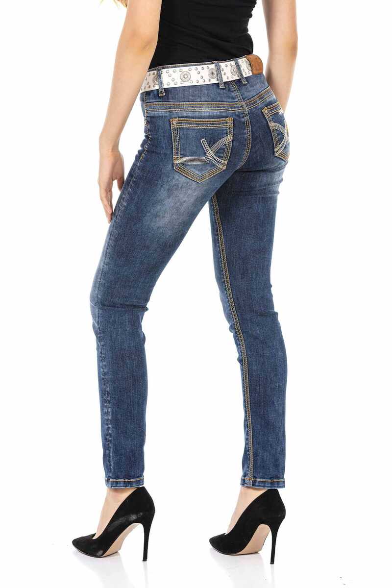 WD462 Women Slim-Fit jeans with trendy decorative stitching