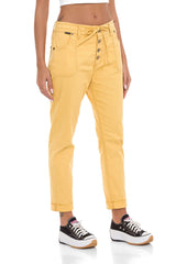 Pantalones de mujer WD508 en un aspecto inusual