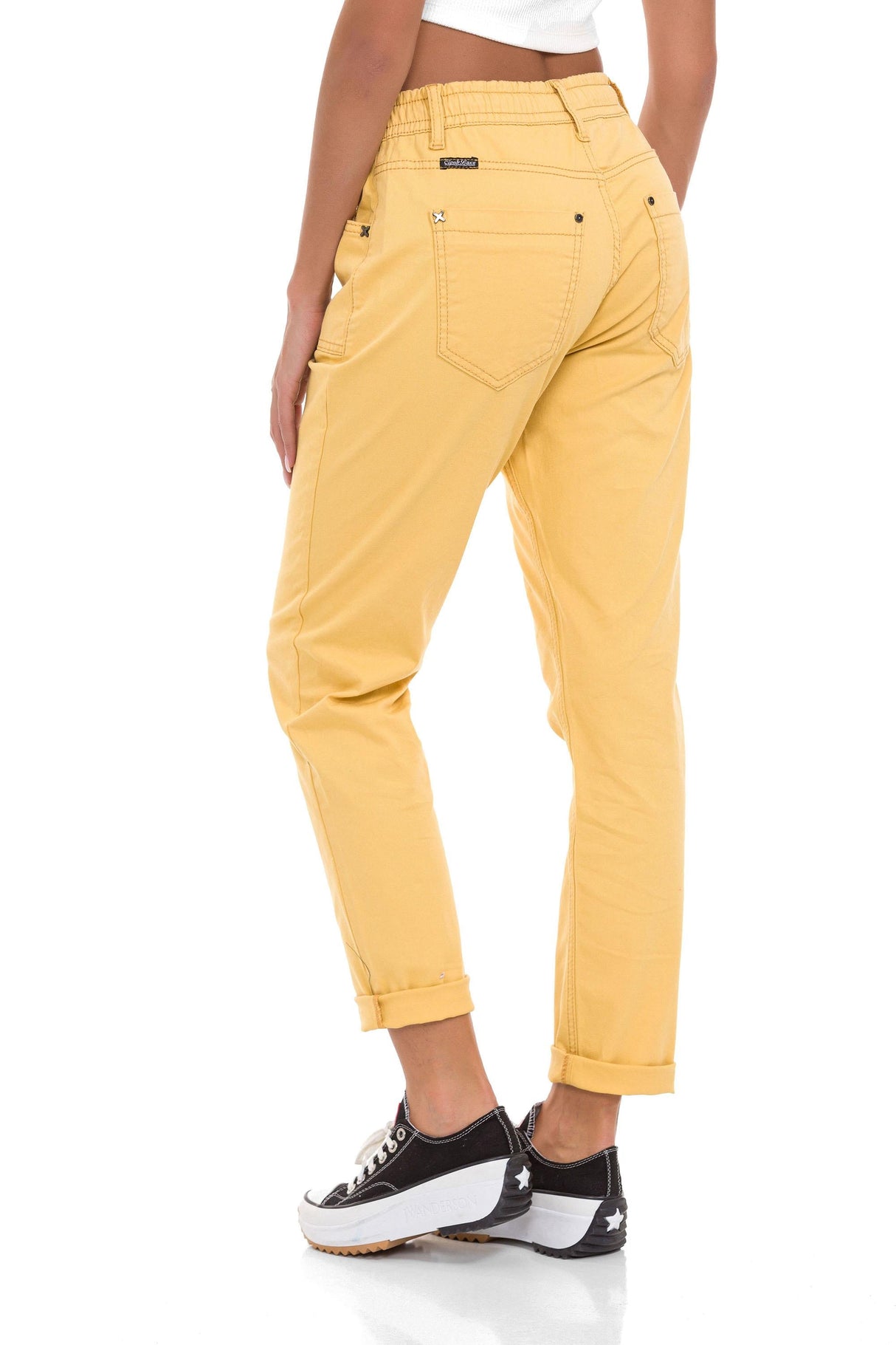 Pantalones de mujer WD508 en un aspecto inusual