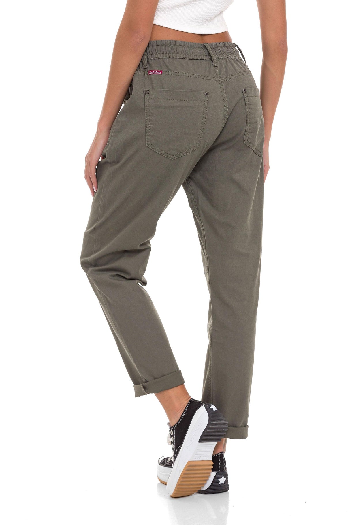 Pantalones de mujer WD508 en un aspecto inusual