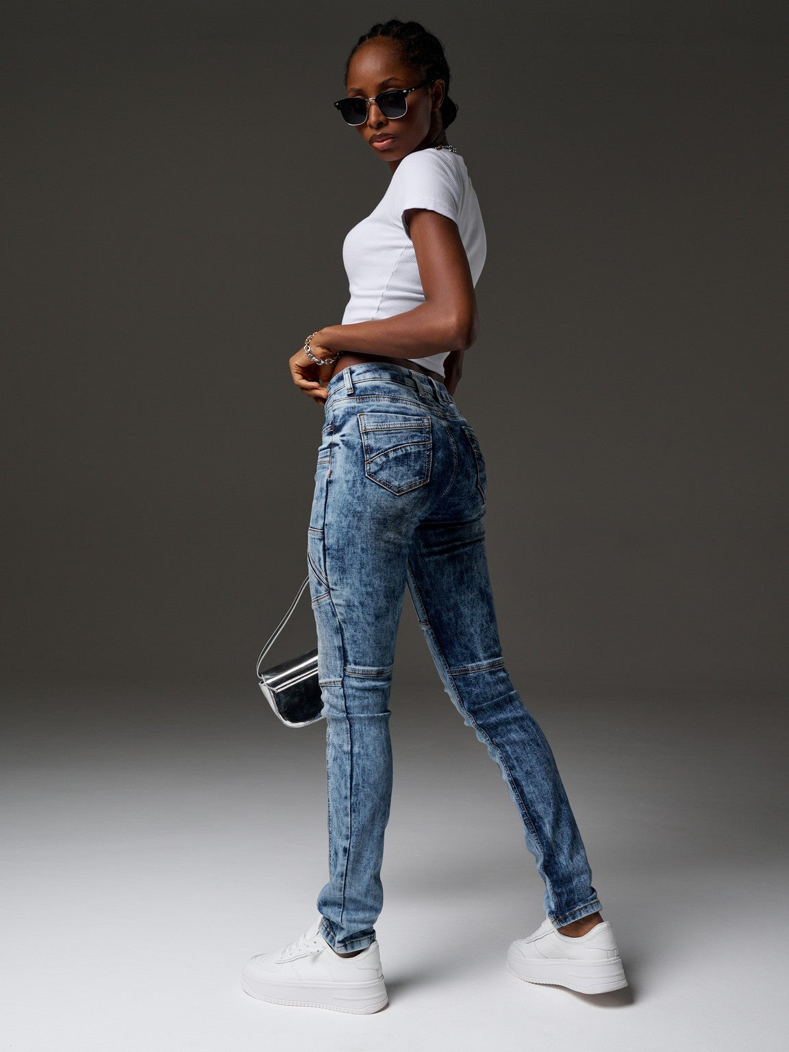 WD539 jeansy damskie z przeszyciami