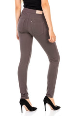 WR144 pantalones para mujeres en corte de moda